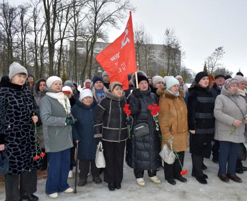 В городе Мценске состоялся торжественный митинг, посвящённый Дню памяти о россиянах, исполнявших служебный долг за пределами Отечества. В городе Мценске состоялся торжественный митинг, посвящённый Дню памяти о россиянах, исполнявших служебный долг за пределами Отечества.