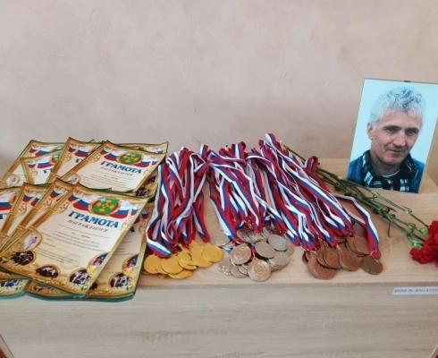 В спортивной школе города Мценска состоялся открытый турнир по самбо памяти мастера спорта по дзюдо и самбо Владимира Александровича Козеева. В спортивной школе города Мценска состоялся открытый турнир по самбо памяти мастера спорта по дзюдо и самбо Владимира Александровича Козеева.